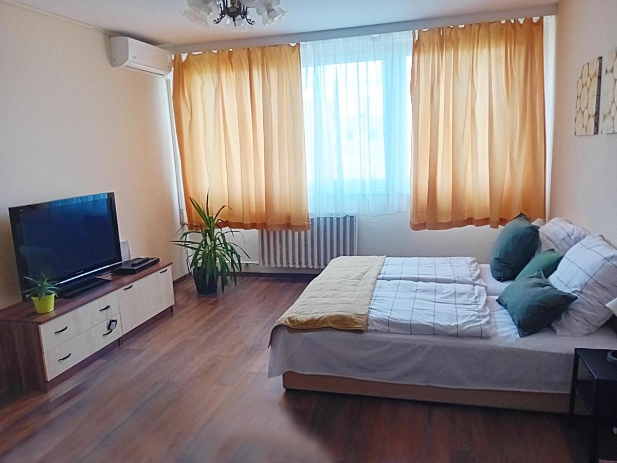 Green Belt Apartmann บูดาเปสต์ ภายนอก รูปภาพ
