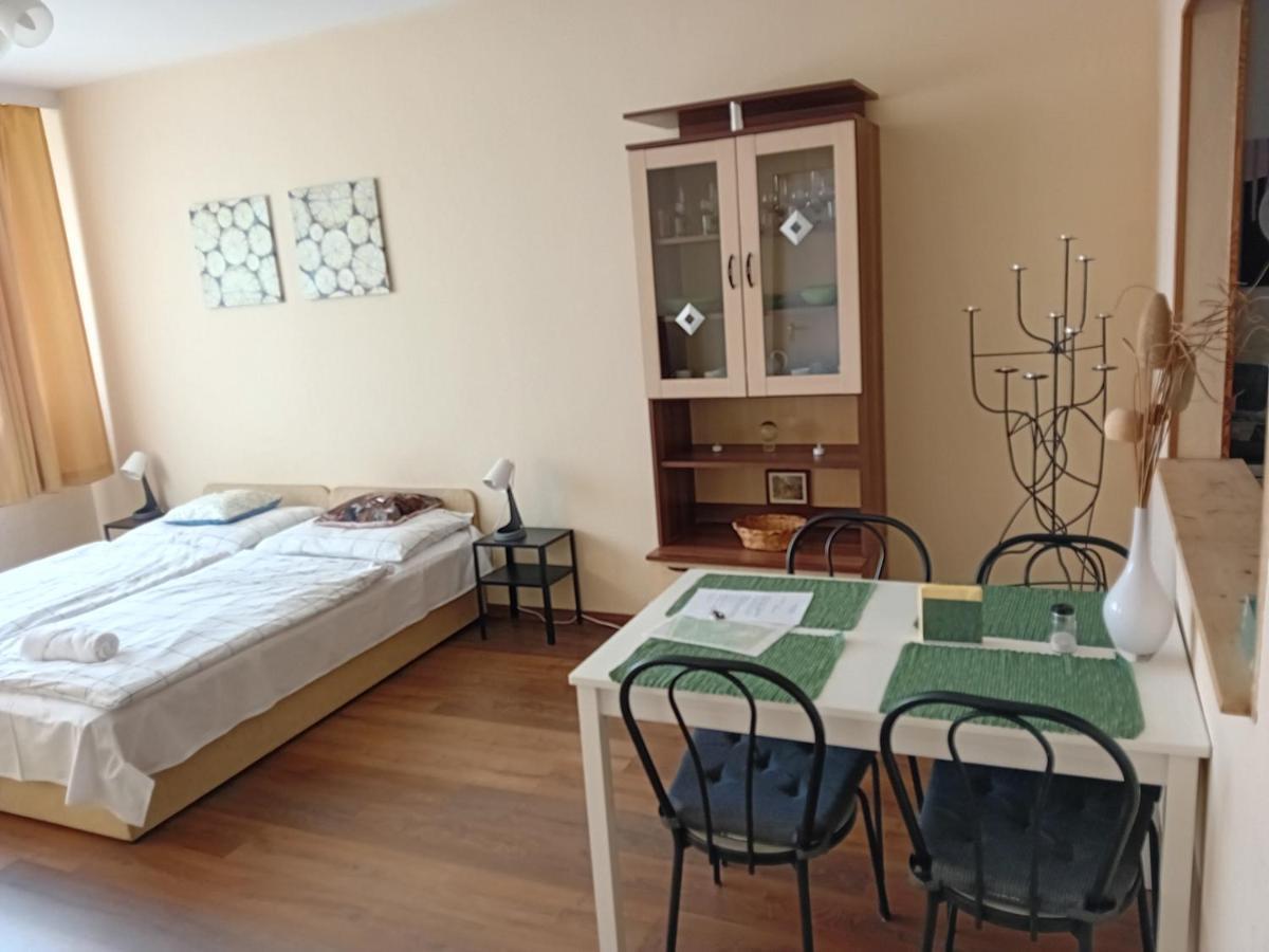 Green Belt Apartmann บูดาเปสต์ ภายนอก รูปภาพ